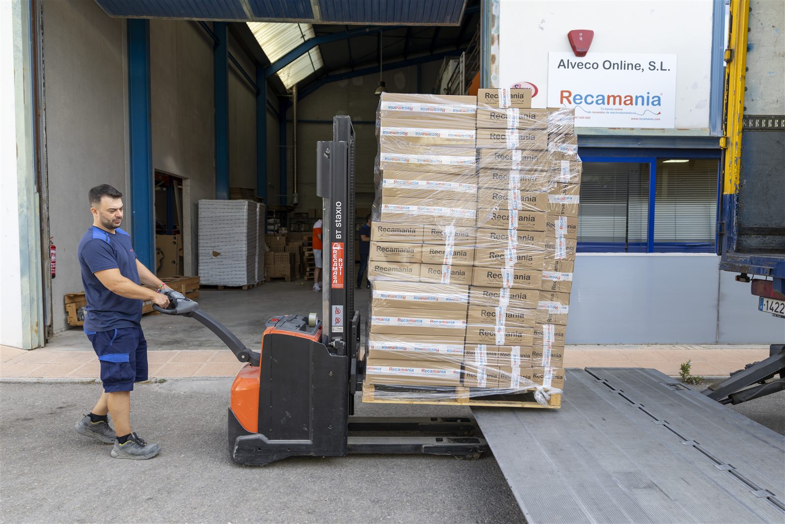 Logística y expedición de pedidos de Recamania